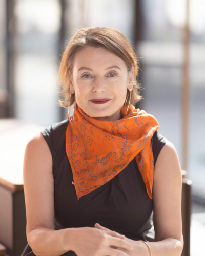 Lydia Mischkulnig  liest aus ihrem Buch „Beau Rivage: eine Rückkehr“ (oder nur den Buchtitel, der unter Anführungsstrichen steht)